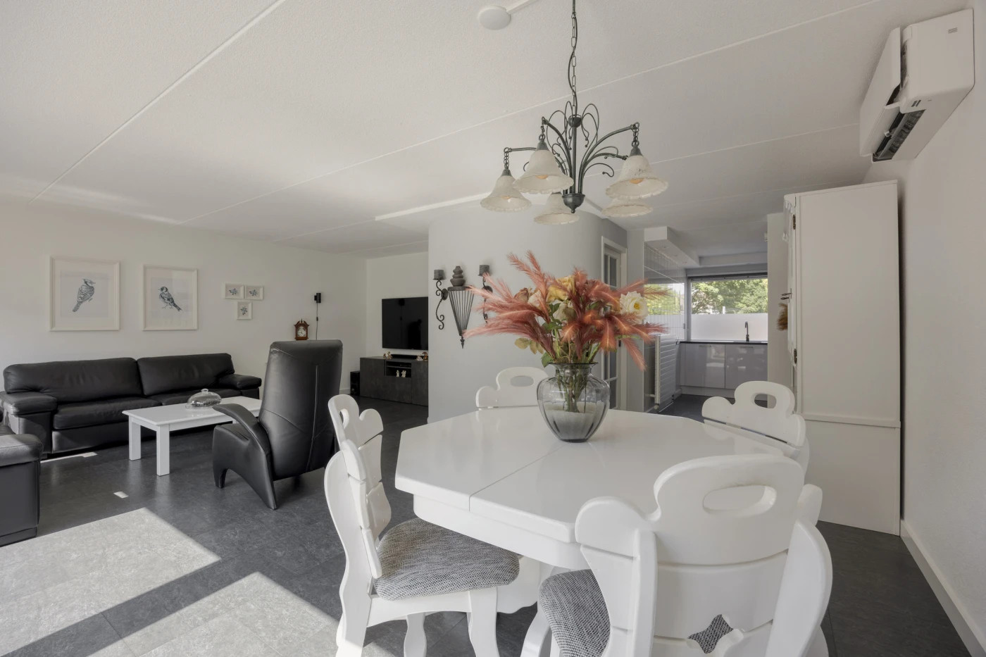 Hoekwoning te koop: Isaäc Sweersstraat 6, Hellevoetsluis
