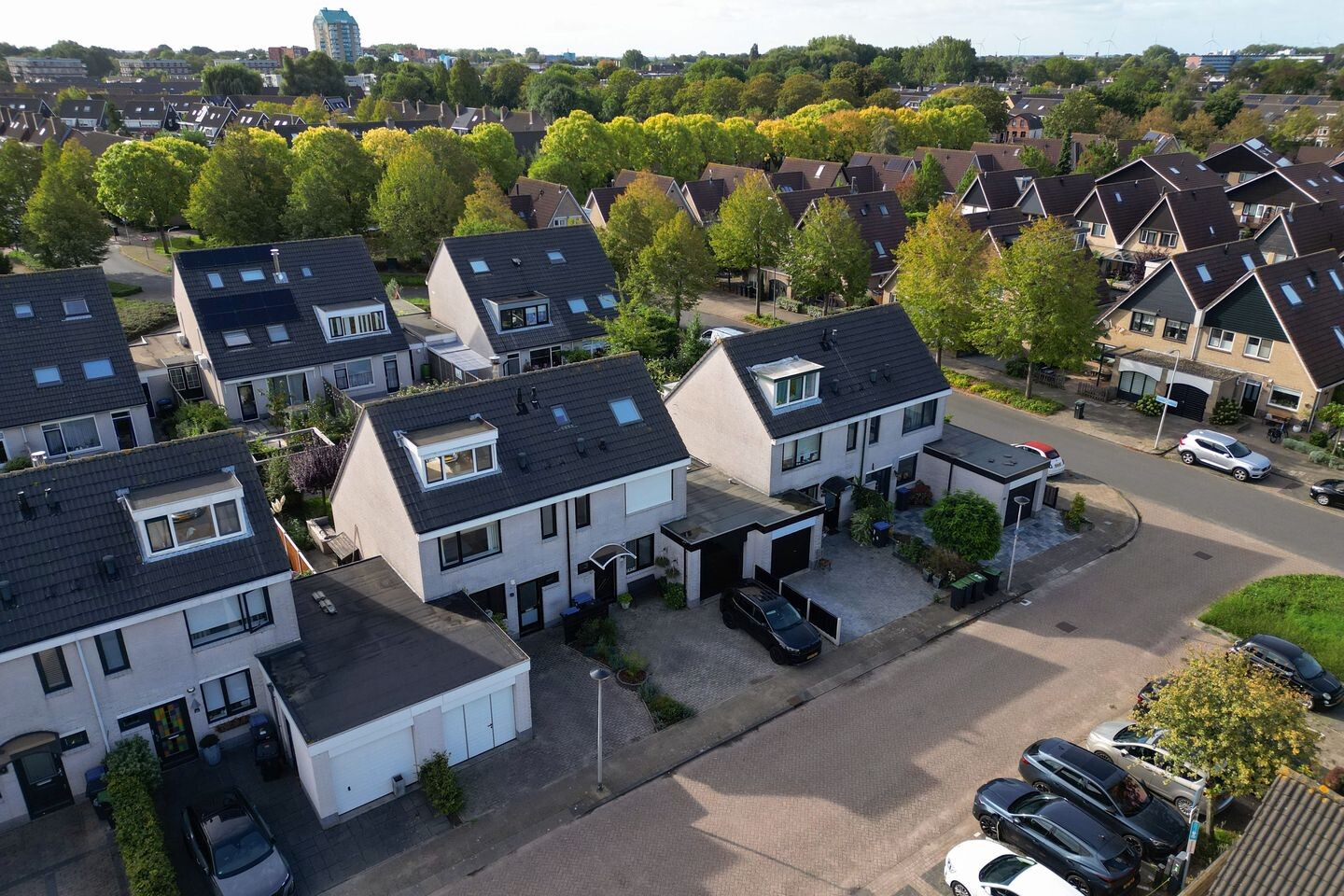 Tussenwoning te koop: Maarten Trompstraat 37, Hellevoetsluis