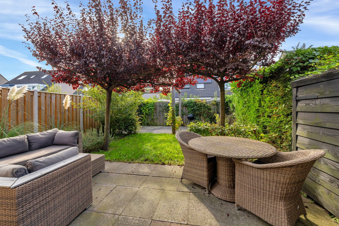 Tussenwoning te koop: Maarten Trompstraat 37, Hellevoetsluis