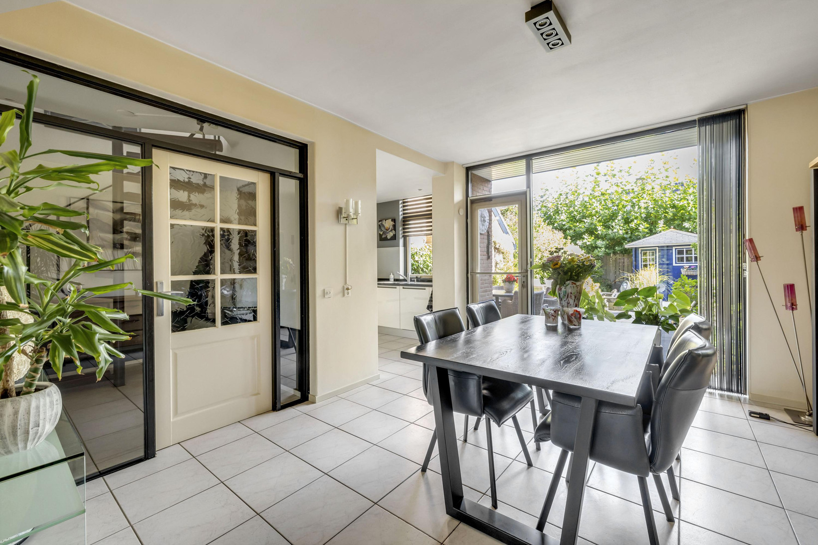 Tussenwoning te koop: Strekdam 9, Hellevoetsluis