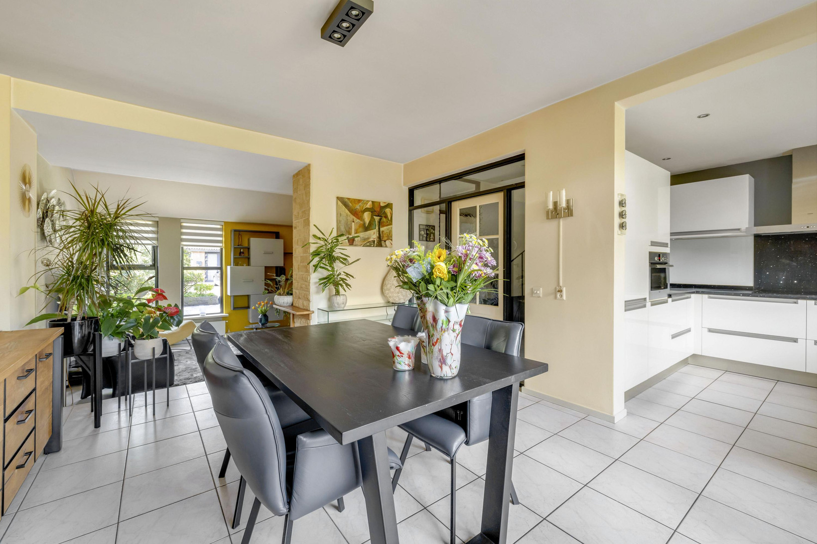 Tussenwoning te koop: Strekdam 9, Hellevoetsluis