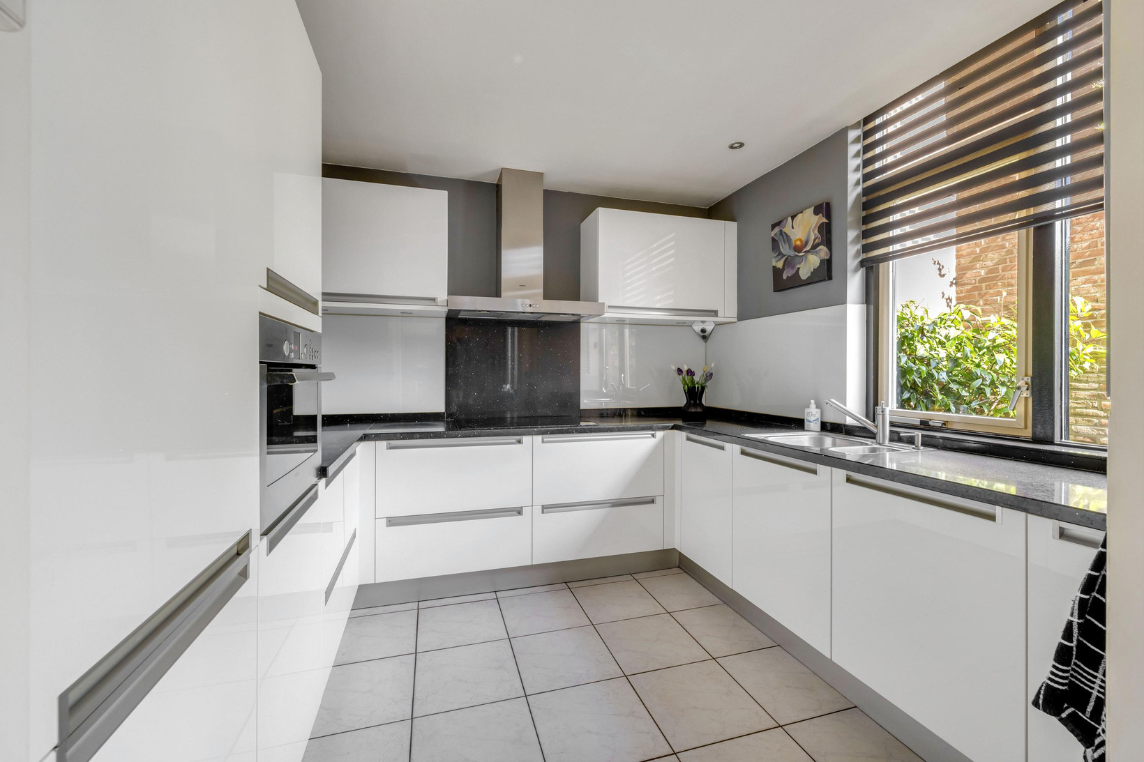 Tussenwoning te koop: Strekdam 9, Hellevoetsluis