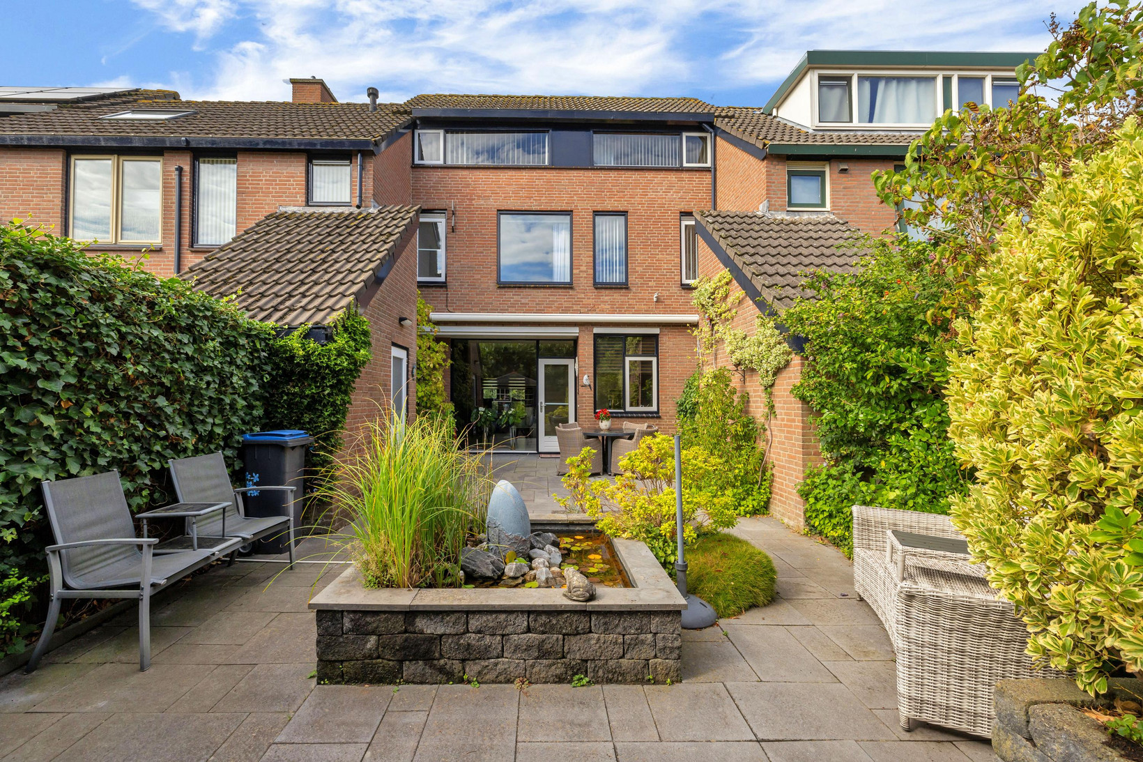 Tussenwoning te koop: Strekdam 9, Hellevoetsluis
