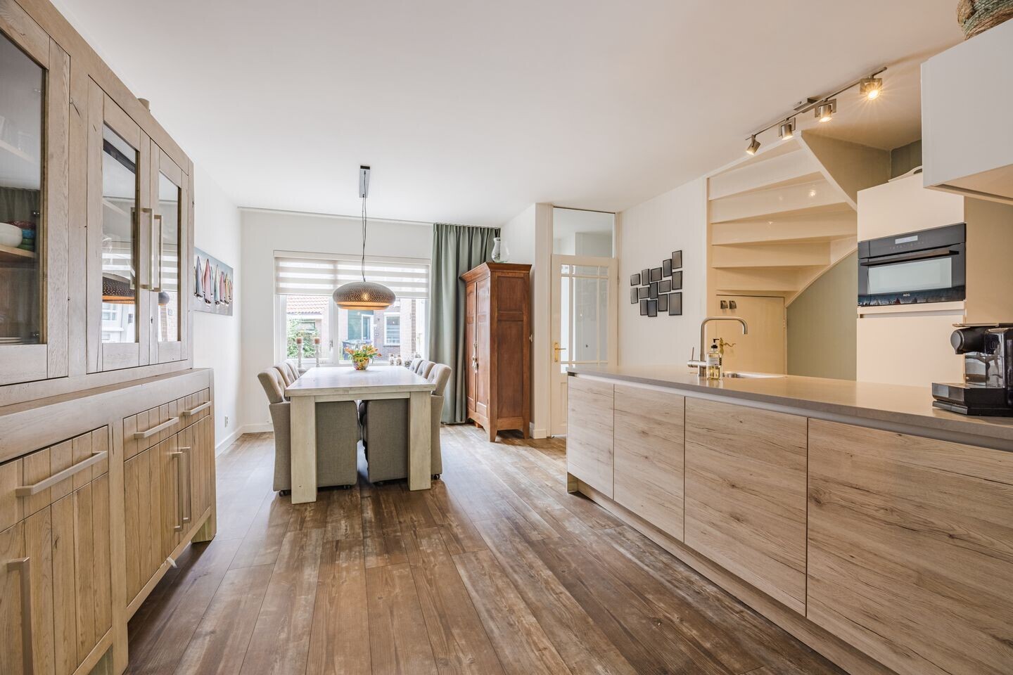 Tussenwoning te koop: Acacia 15, Hellevoetsluis