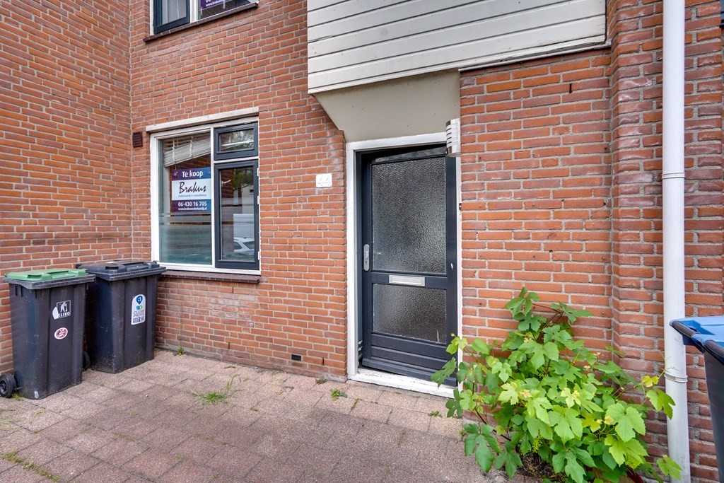 Tussenwoning te koop: Pijlstaart 44, Hellevoetsluis