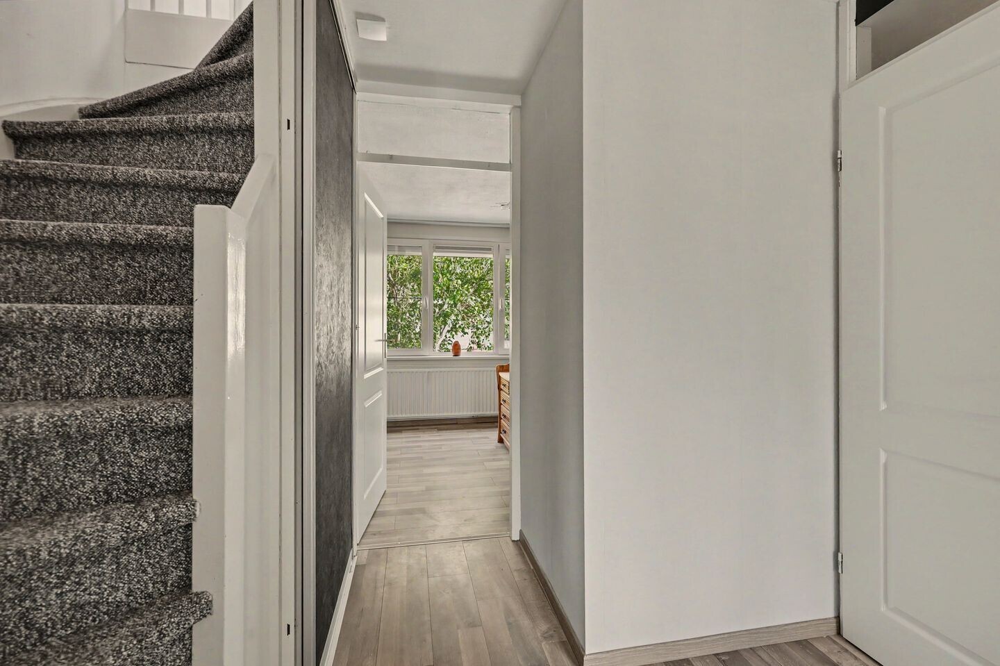 Tussenwoning te koop: Hermes 6, Hellevoetsluis