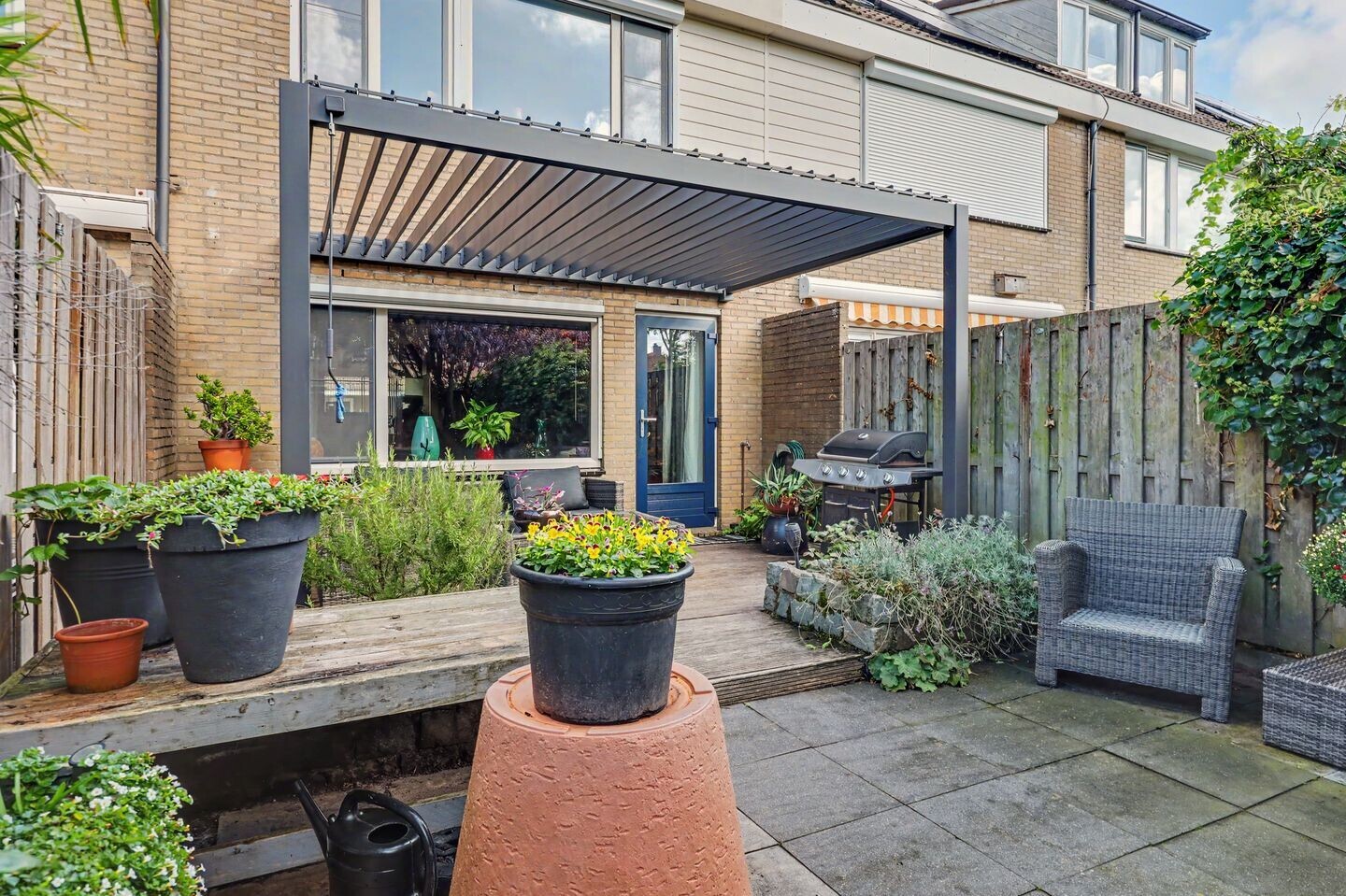 Tussenwoning te koop: Hermes 6, Hellevoetsluis