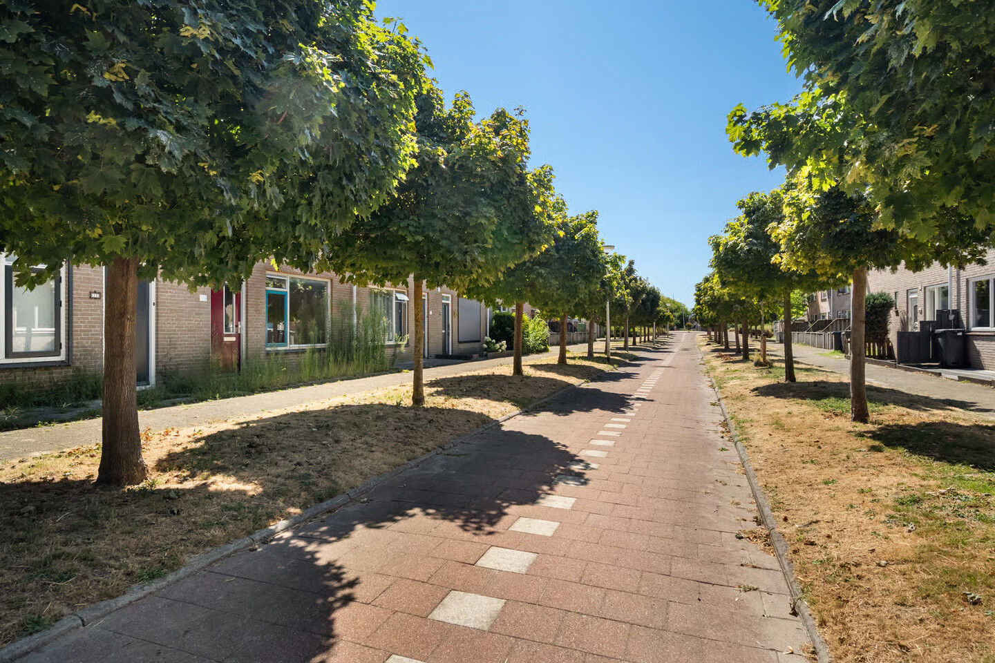 Tussenwoning te koop: Komeet 35, Hellevoetsluis
