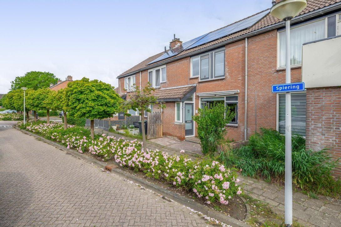 Tussenwoning te koop: Spiering 17, Hellevoetsluis
