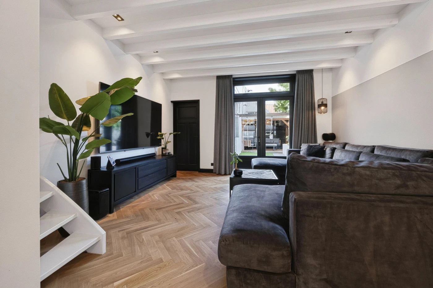 Tussenwoning te koop: Voorstraat 57, Brielle