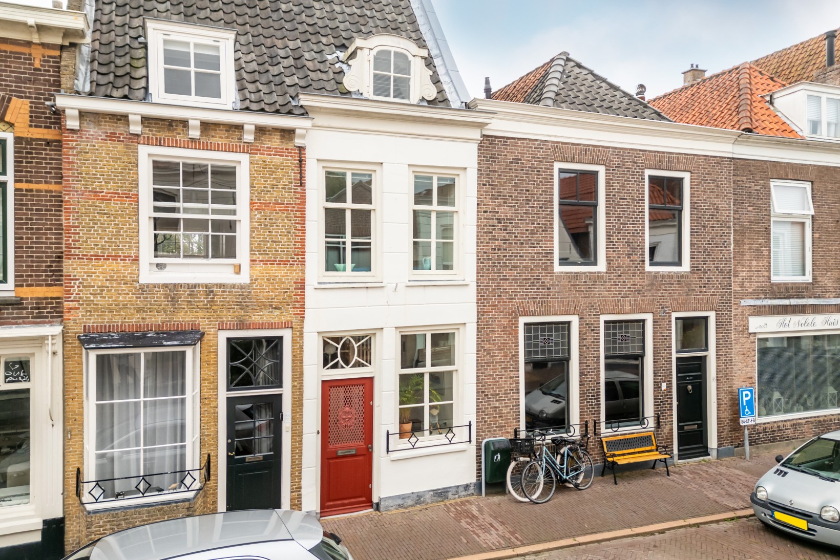 Tussenwoning te koop: Voorstraat 98, Brielle