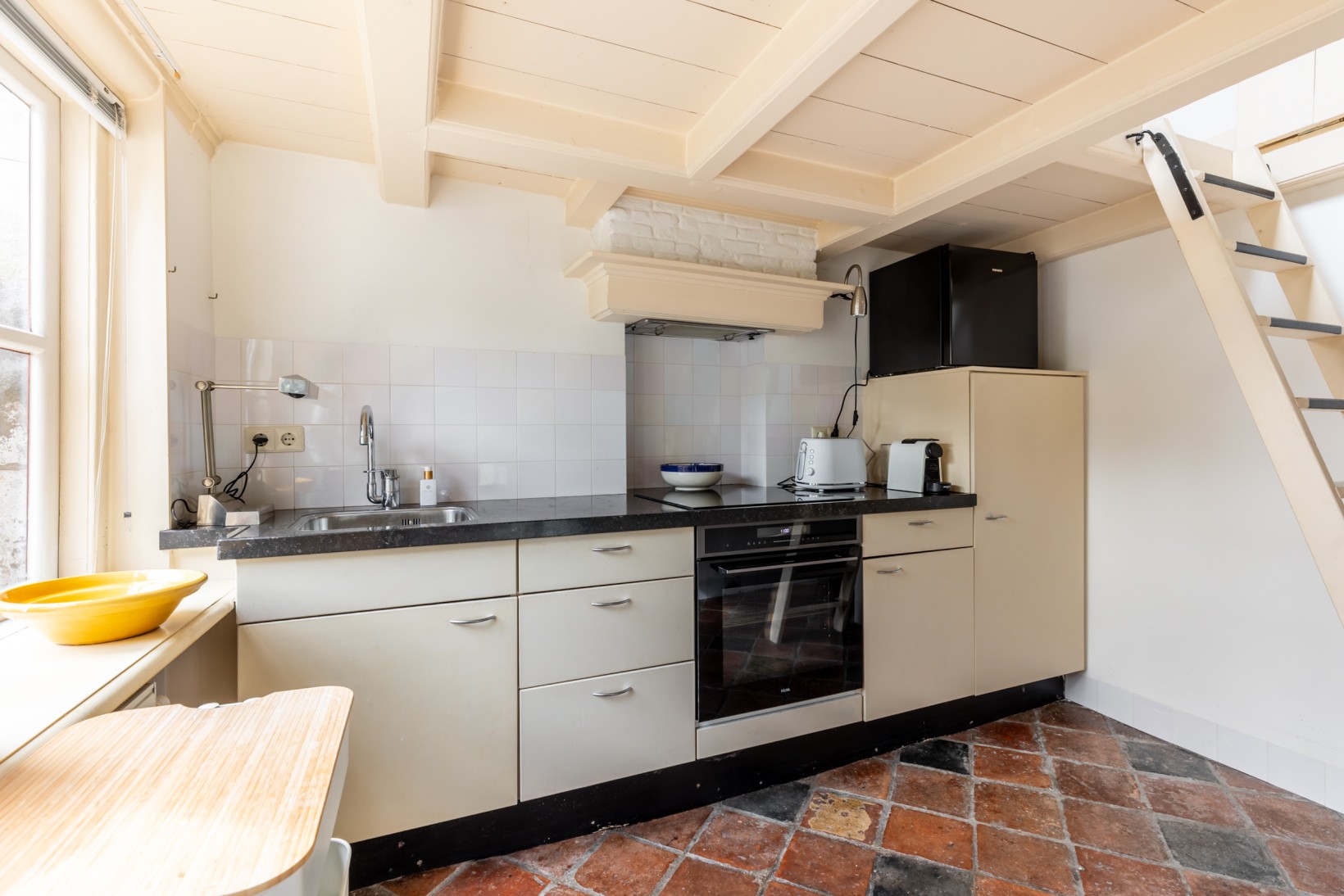 Tussenwoning te koop: Voorstraat 98, Brielle
