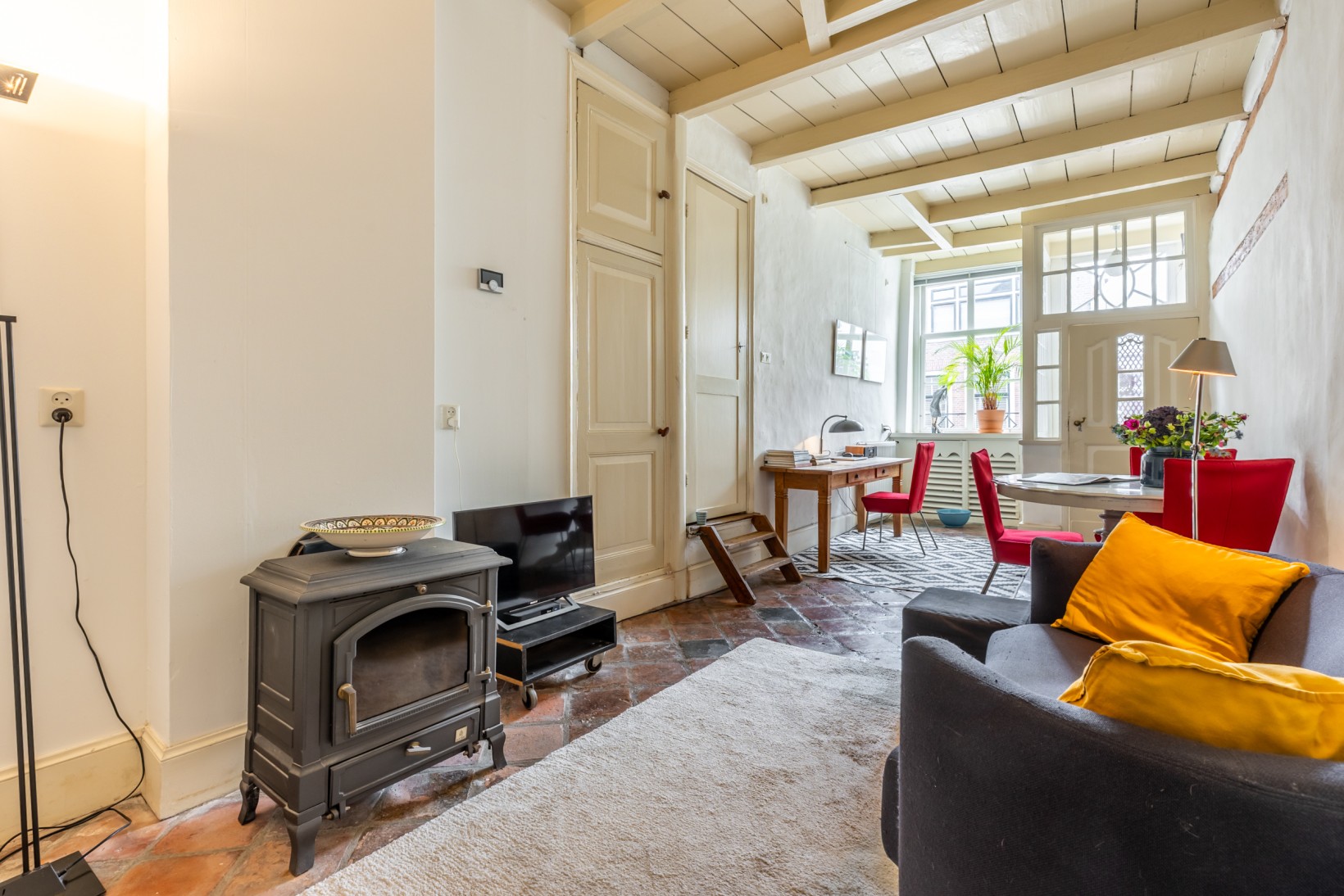 Tussenwoning te koop: Voorstraat 98, Brielle
