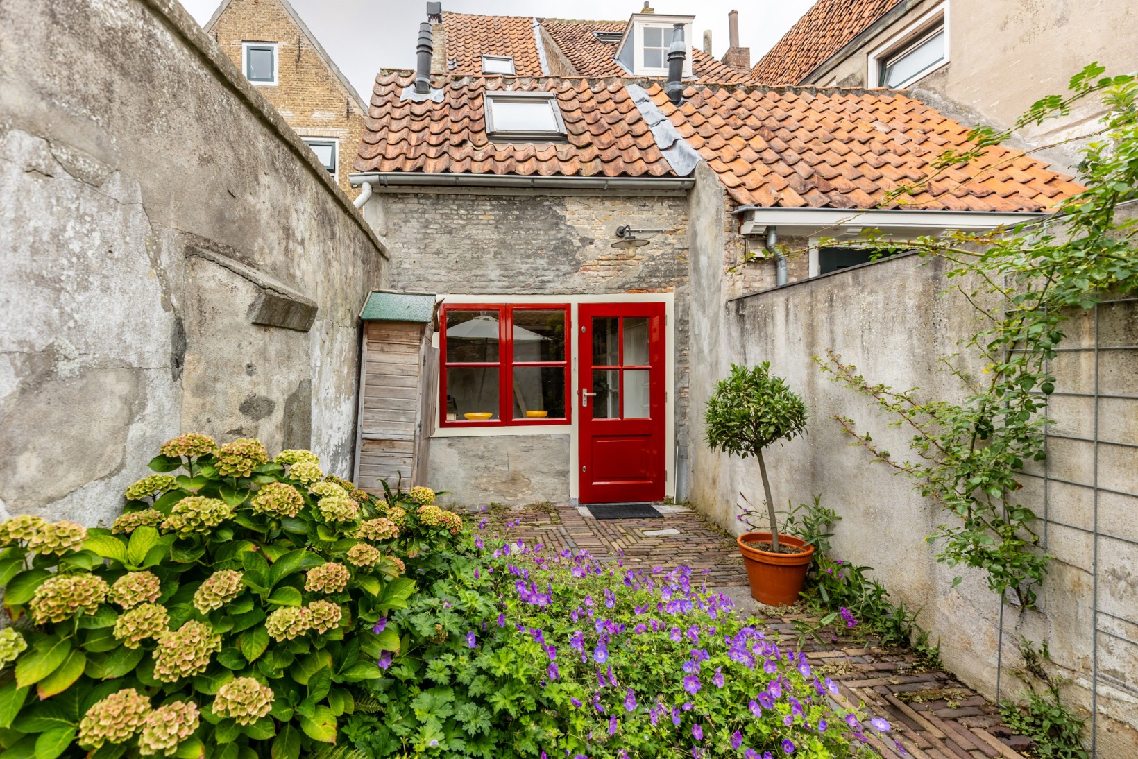 Tussenwoning te koop: Voorstraat 98, Brielle