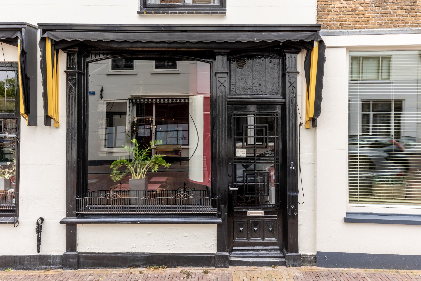 Tussenwoning te koop: Voorstraat 178, Brielle
