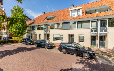 Warmoezenierstraat 6