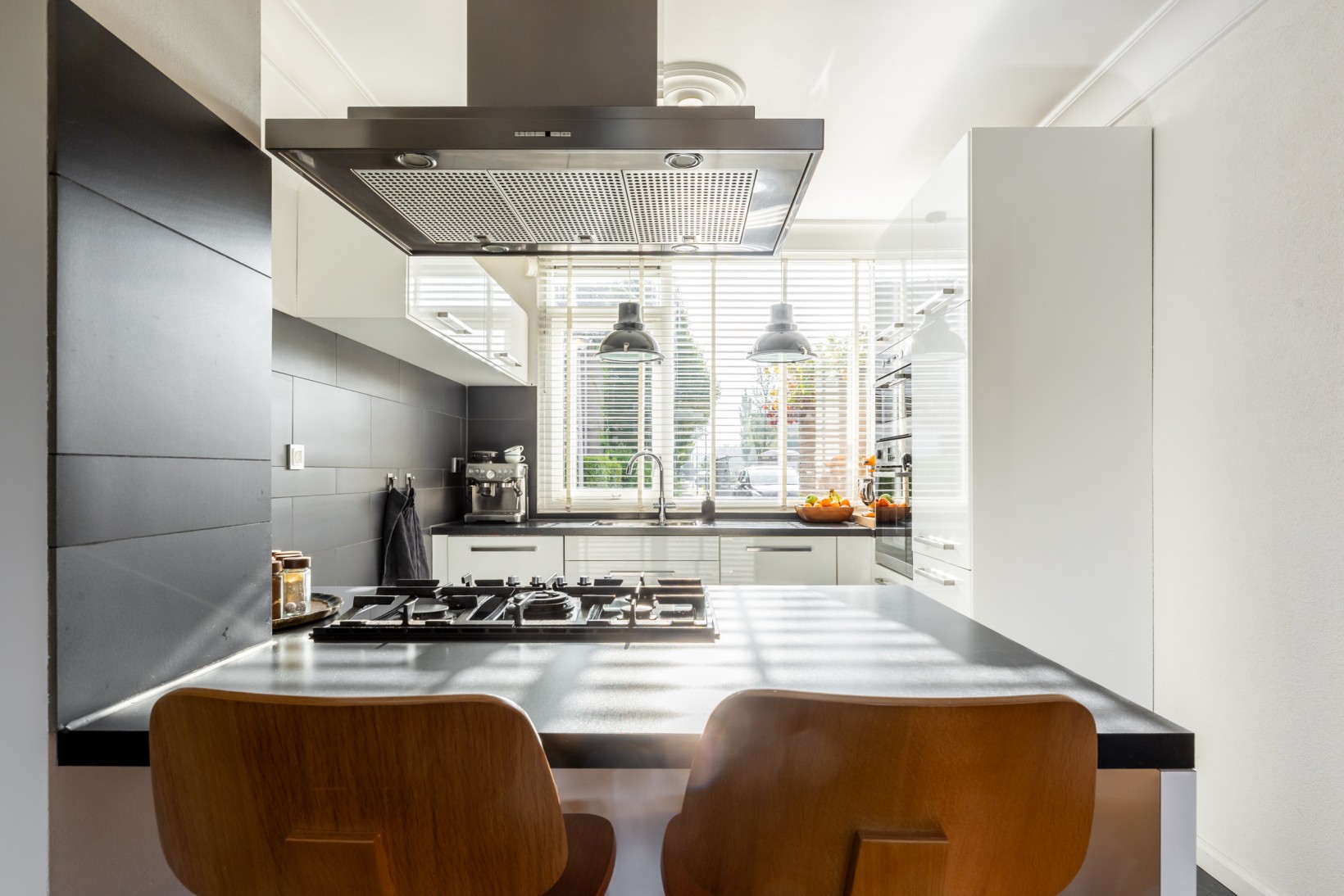 Tussenwoning te koop: Donjonweg 56, Oostvoorne