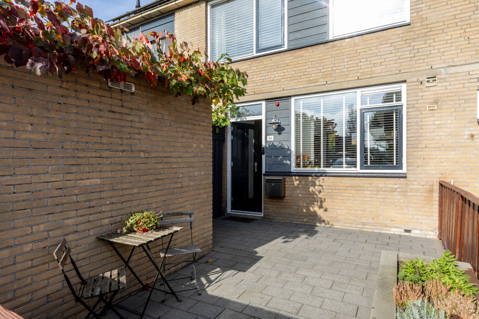 Tussenwoning te koop: Donjonweg 56, Oostvoorne