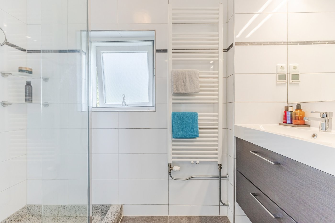 Tussenwoning te koop: Nieuweweg 7, Oostvoorne