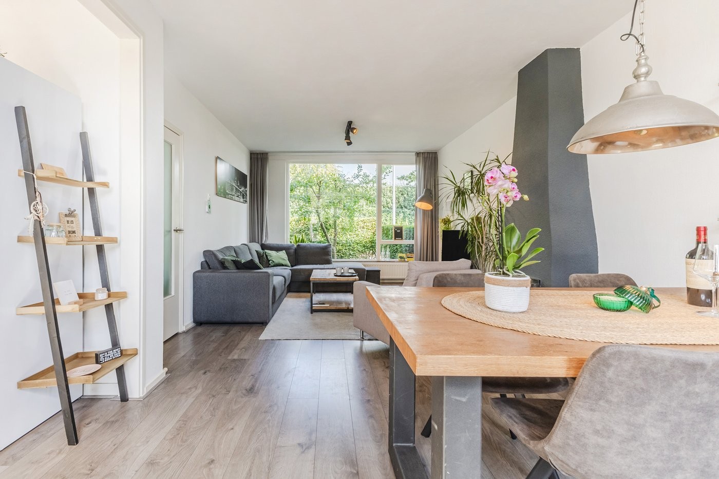 Tussenwoning te koop: Nieuweweg 7, Oostvoorne
