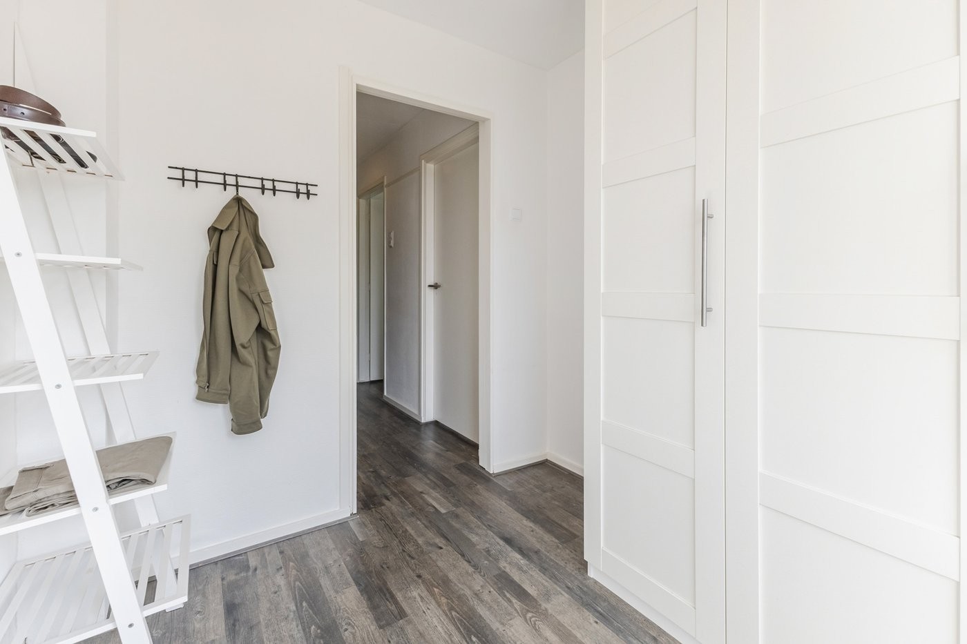 Tussenwoning te koop: Nieuweweg 7, Oostvoorne
