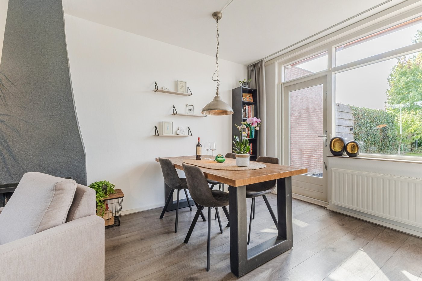 Tussenwoning te koop: Nieuweweg 7, Oostvoorne