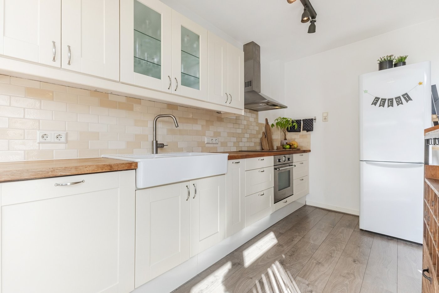 Tussenwoning te koop: Nieuweweg 7, Oostvoorne