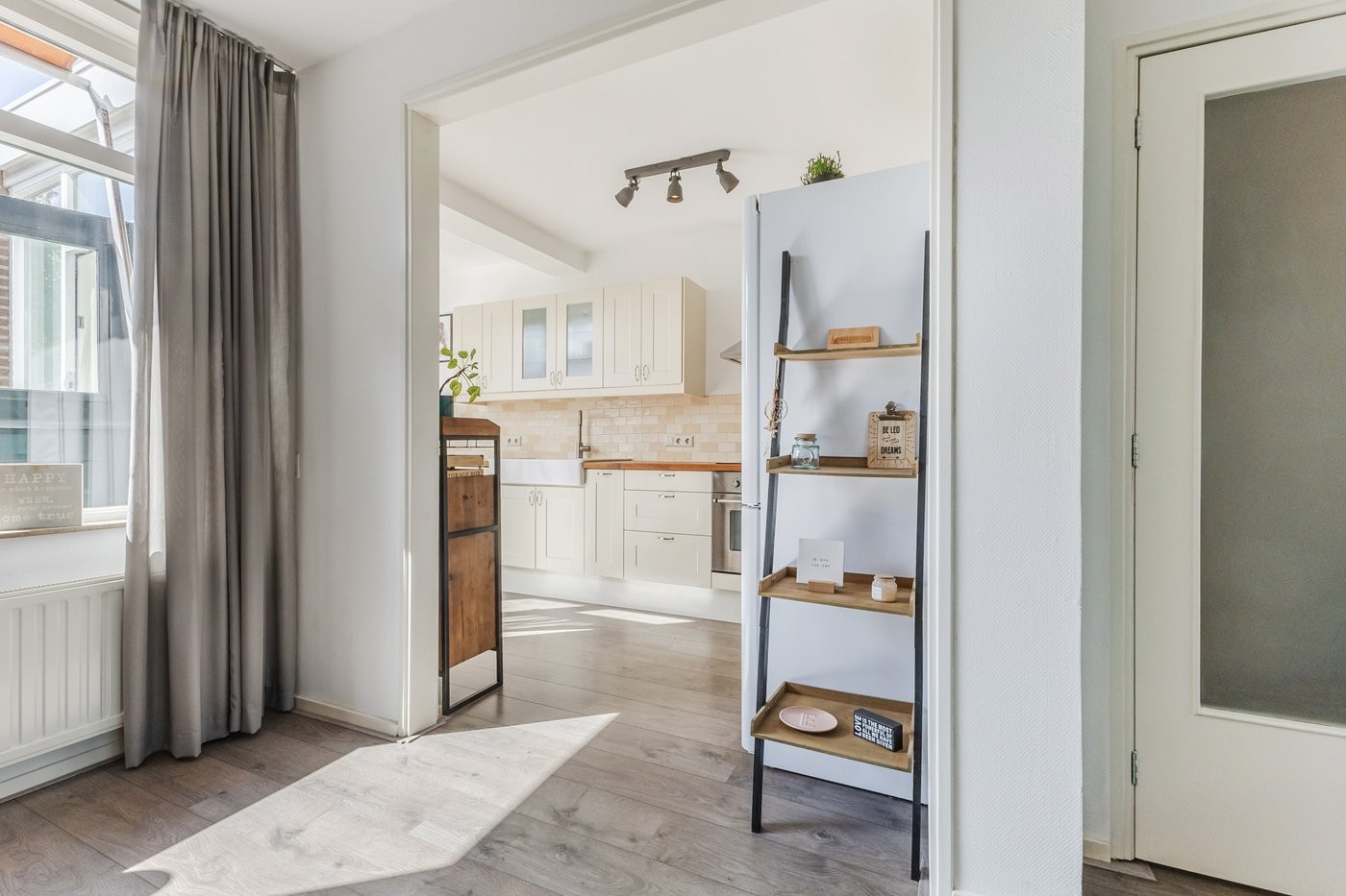 Tussenwoning te koop: Nieuweweg 7, Oostvoorne