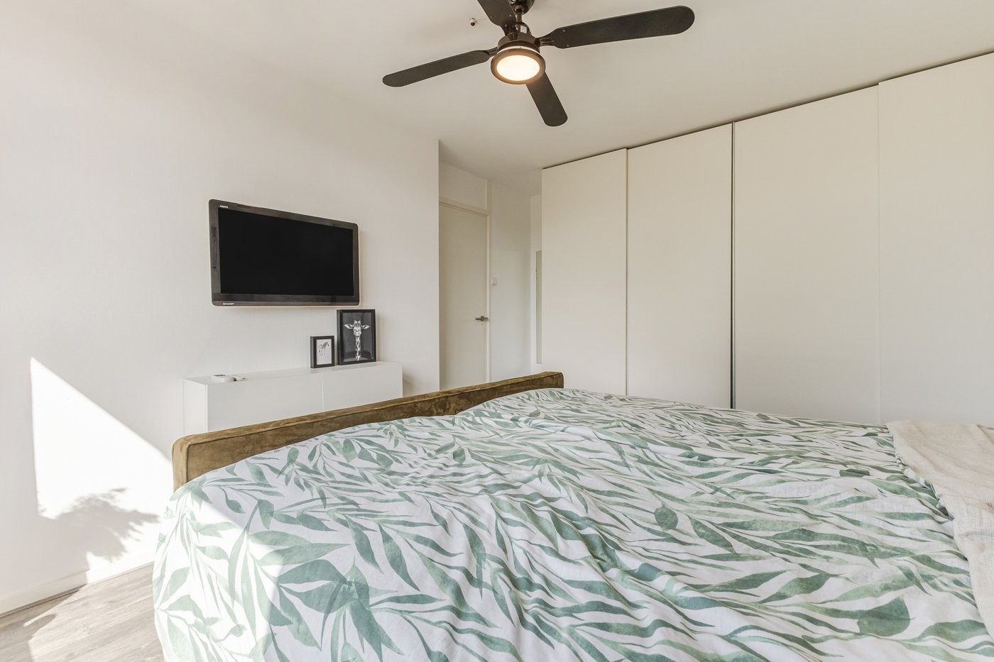 Tussenwoning te koop: Nieuweweg 7, Oostvoorne