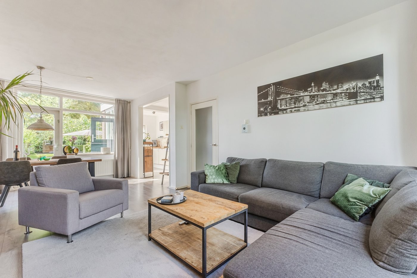 Tussenwoning te koop: Nieuweweg 7, Oostvoorne