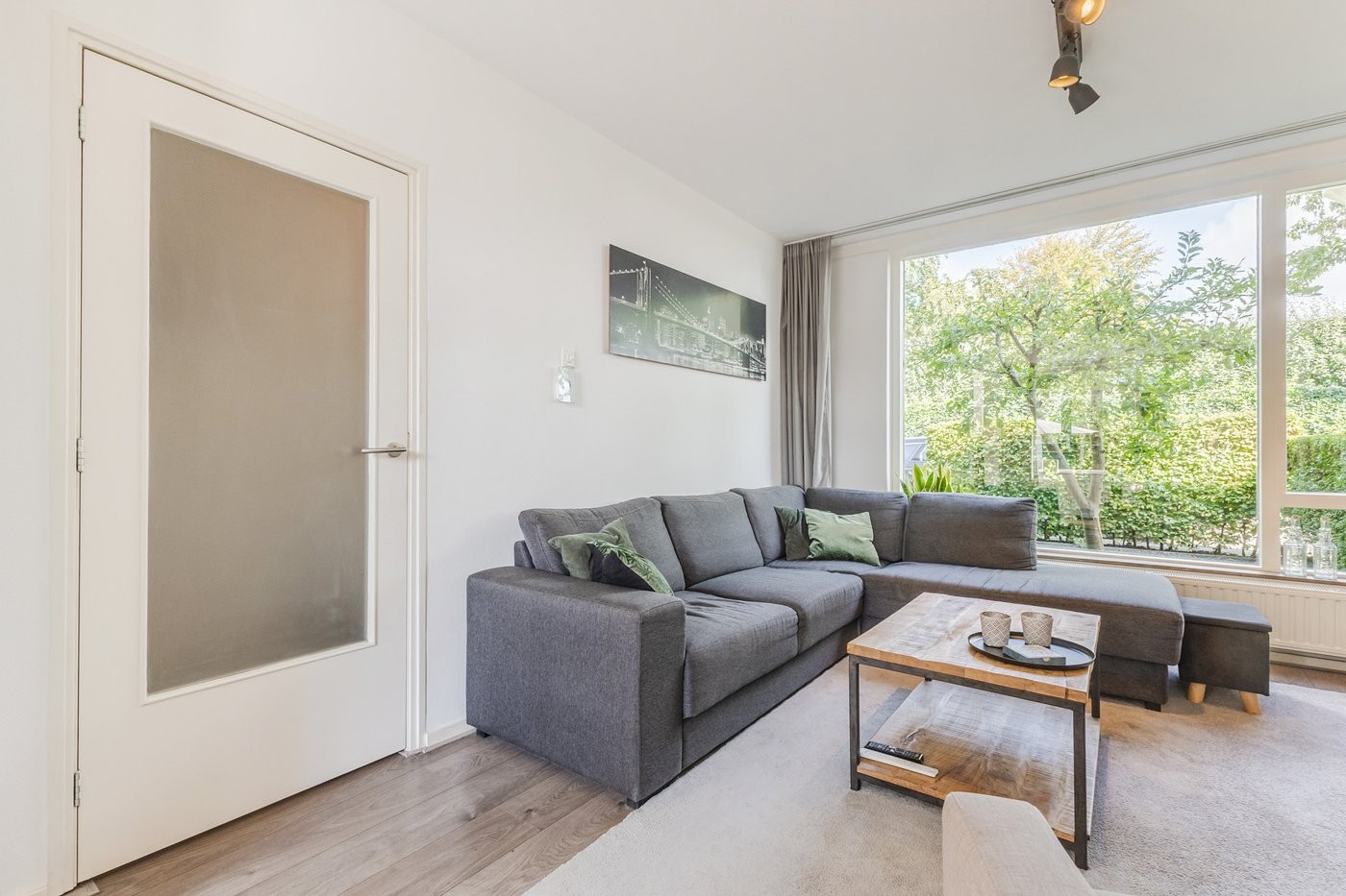Tussenwoning te koop: Nieuweweg 7, Oostvoorne