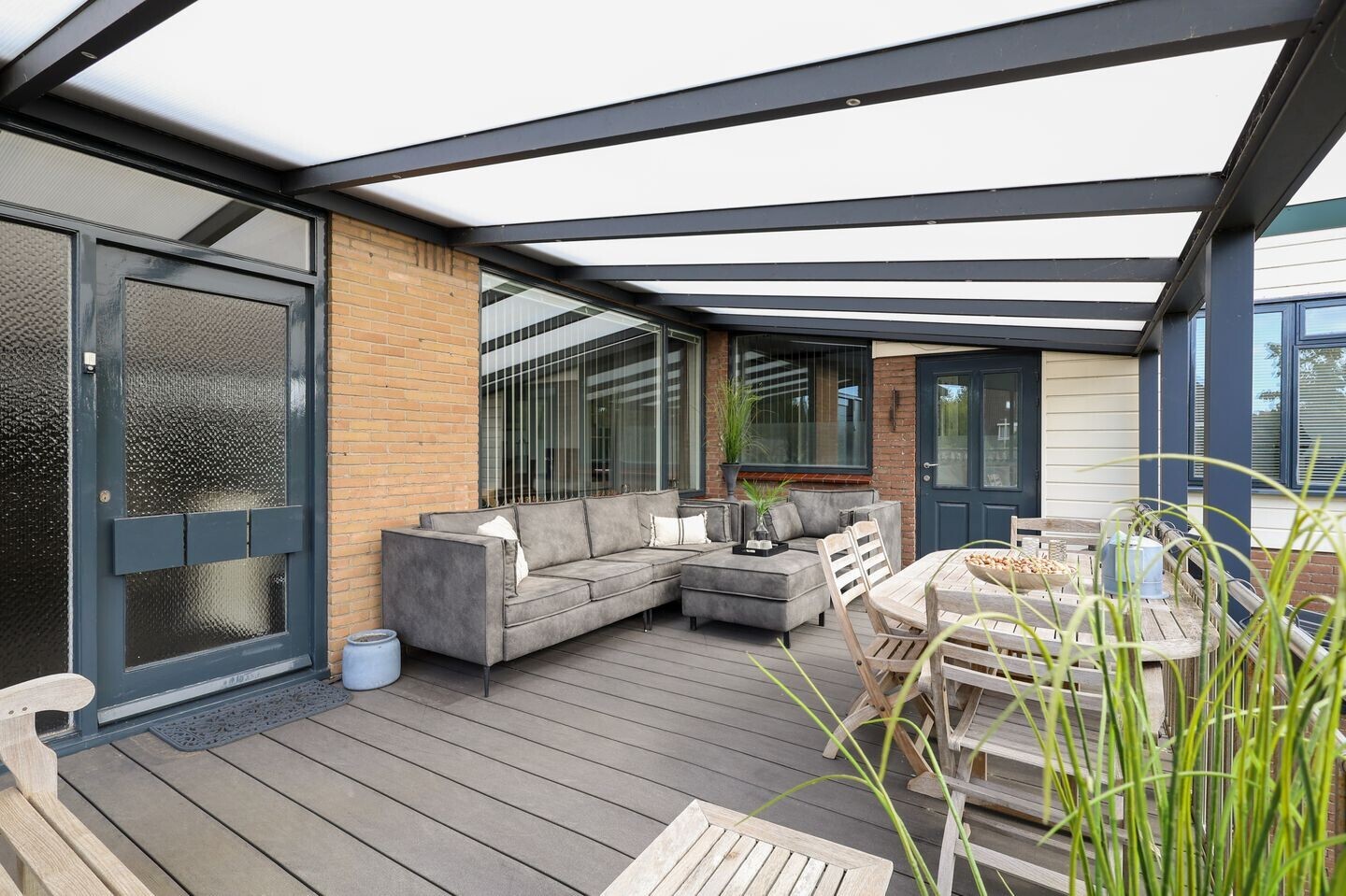 Twee-onder-één-kap te koop: Stationsweg 39, Oostvoorne
