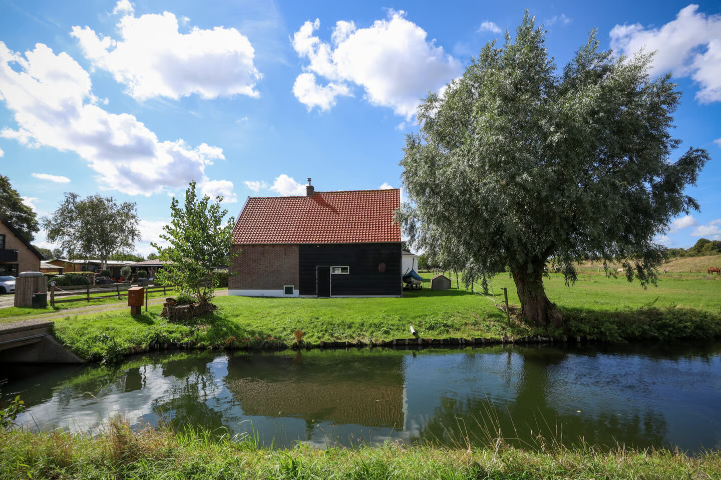 Vrijstaande woning te koop: Bollaarsdijk 2, Oostvoorne