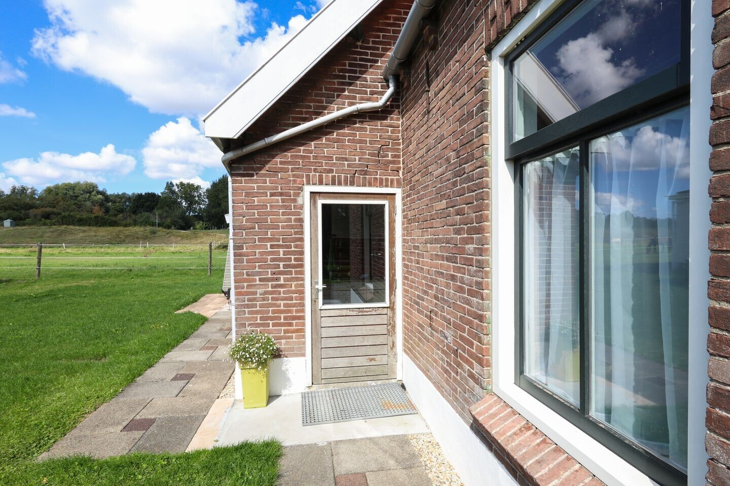 Vrijstaande woning te koop: Bollaarsdijk 2, Oostvoorne