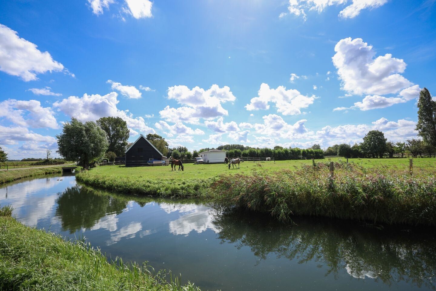 Vrijstaande woning te koop: Bollaarsdijk 2, Oostvoorne