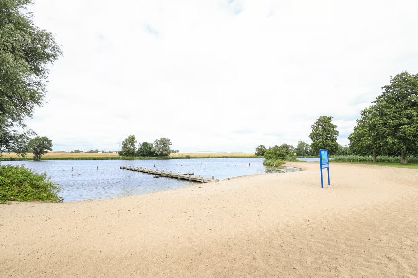 Vrijstaande woning te koop: Bollaarsdijk 2, Oostvoorne