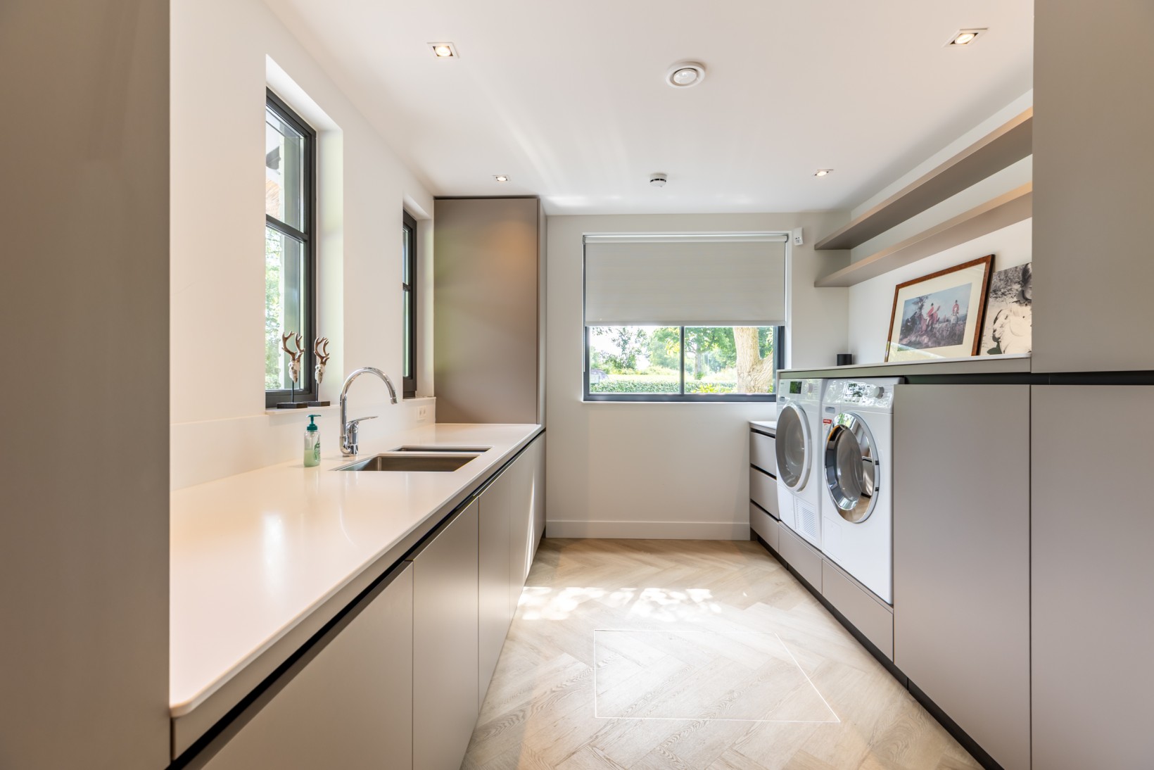 Vrijstaande woning te koop: Molendijk 8, Oostvoorne