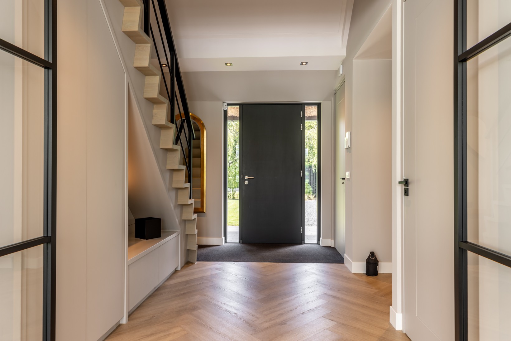 Vrijstaande woning te koop: Molendijk 8, Oostvoorne