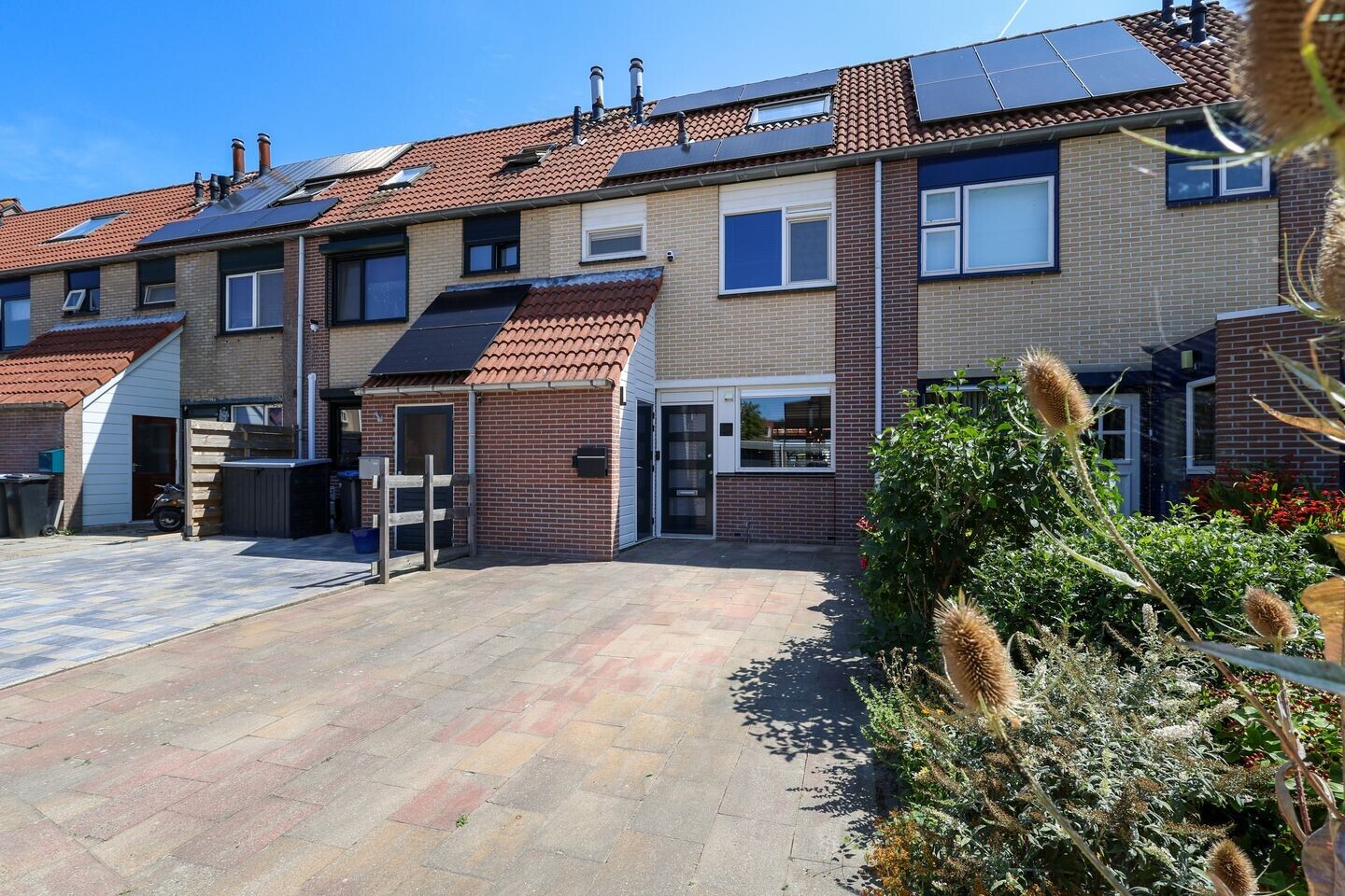 Tussenwoning te koop: Kruisbooglaan 72, Oostvoorne