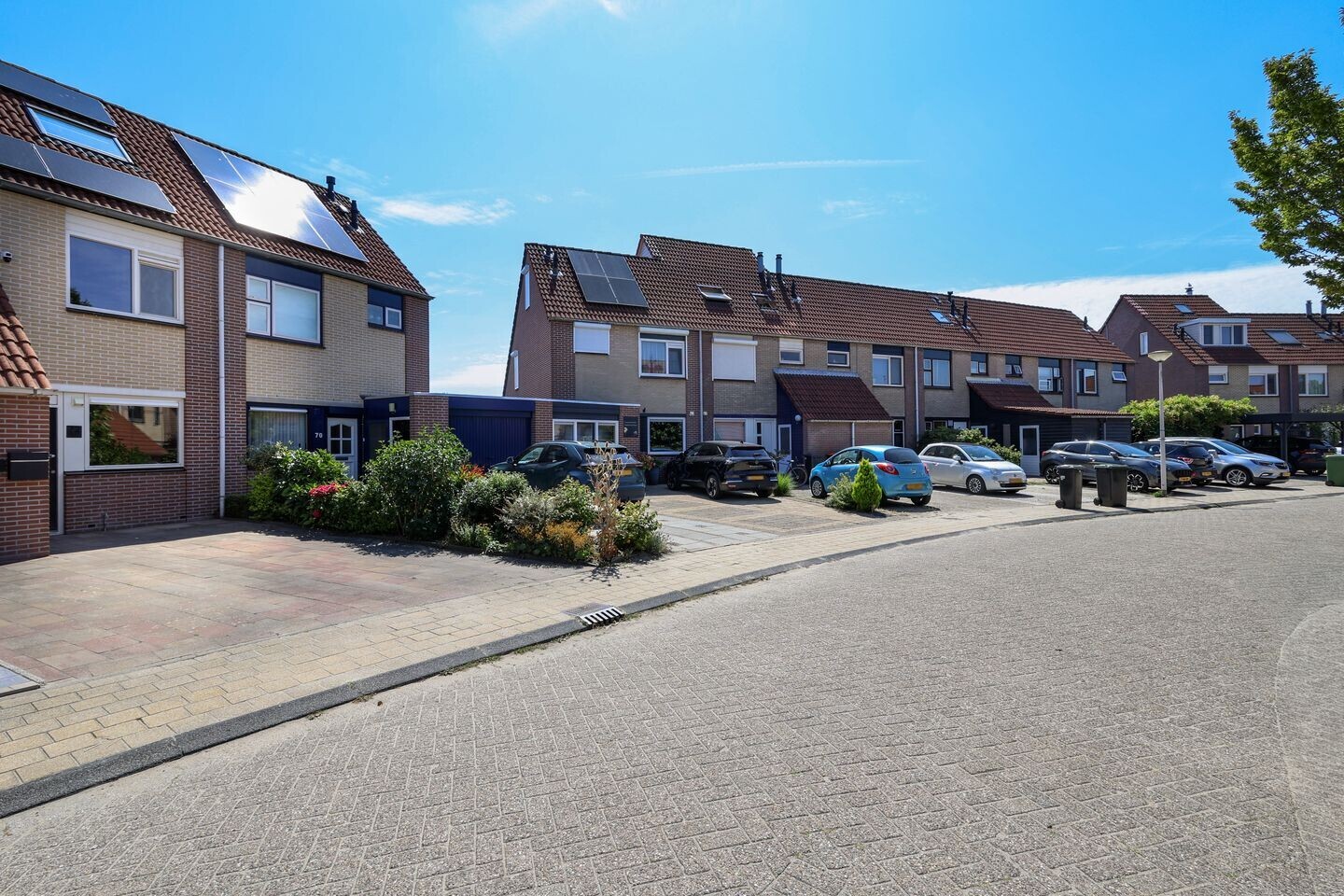 Tussenwoning te koop: Kruisbooglaan 72, Oostvoorne