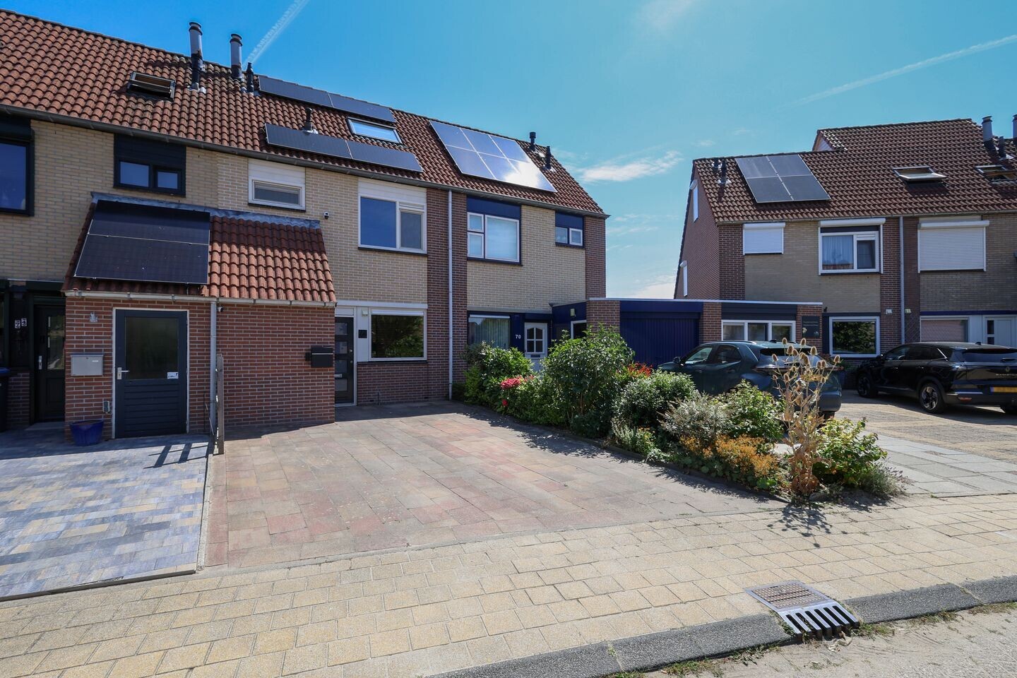 Tussenwoning te koop: Kruisbooglaan 72, Oostvoorne
