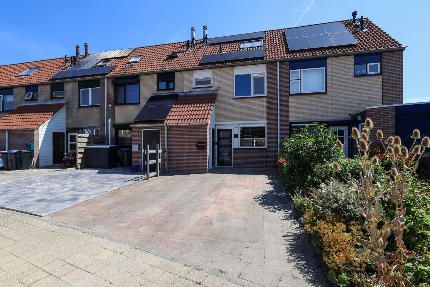 Tussenwoning te koop: Kruisbooglaan 72, Oostvoorne
