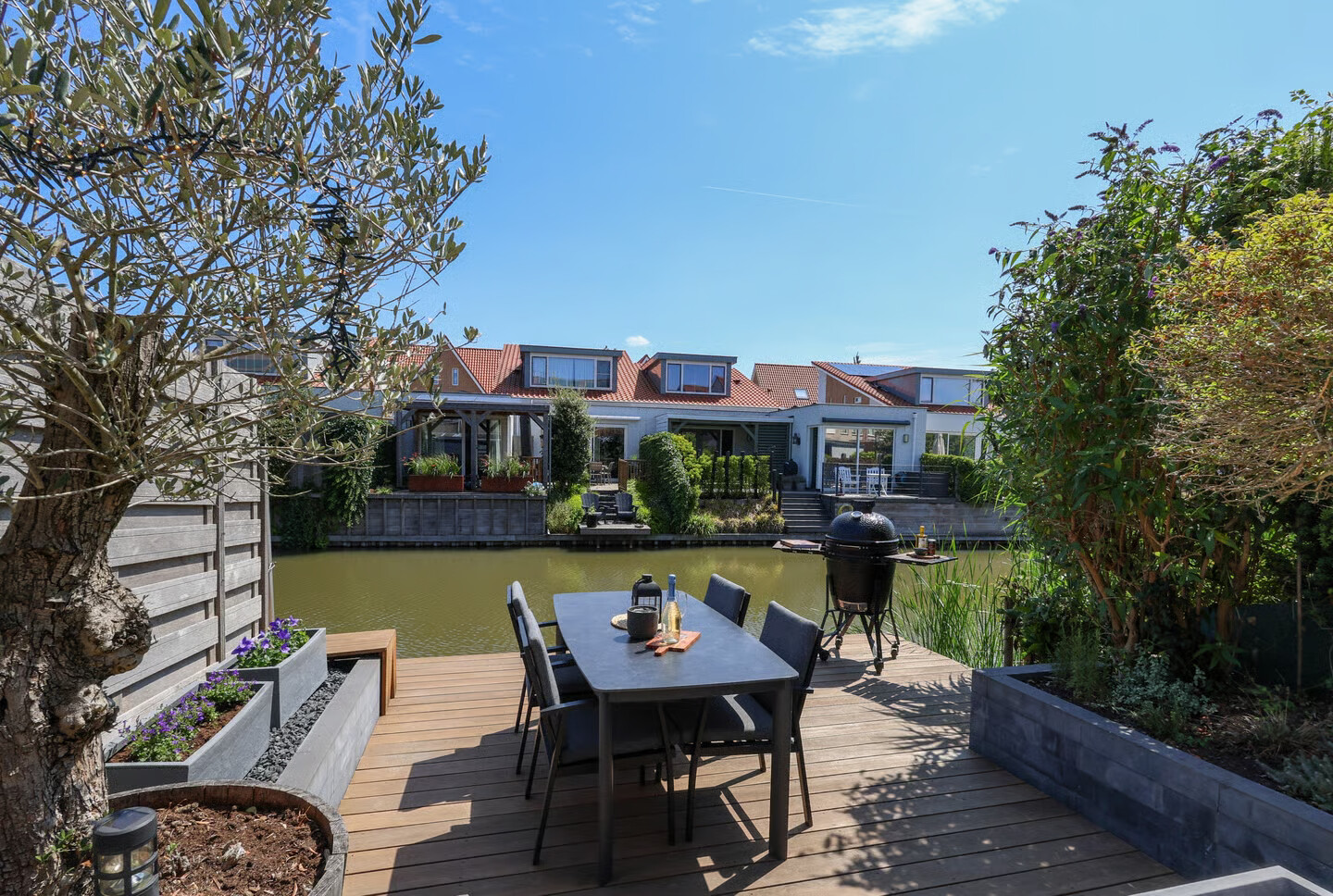 Tussenwoning te koop: Kruisbooglaan 72, Oostvoorne