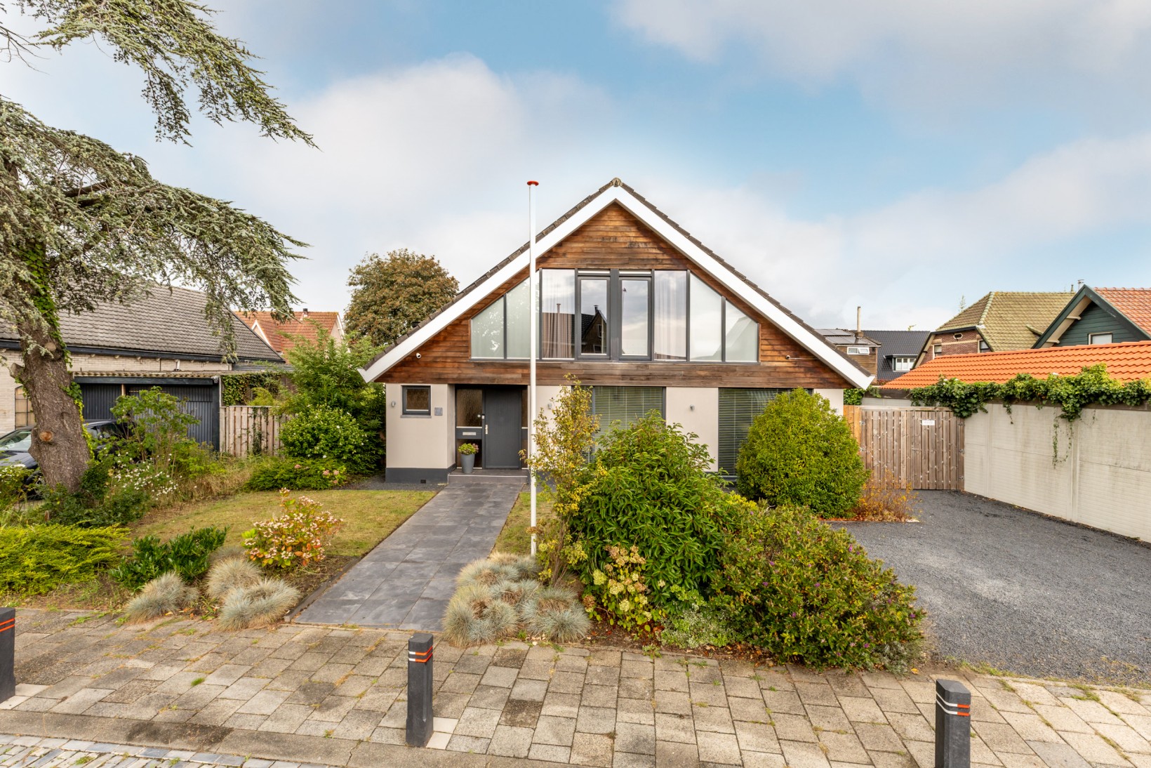 Vrijstaande woning te koop: Voorweg 42, Oostvoorne