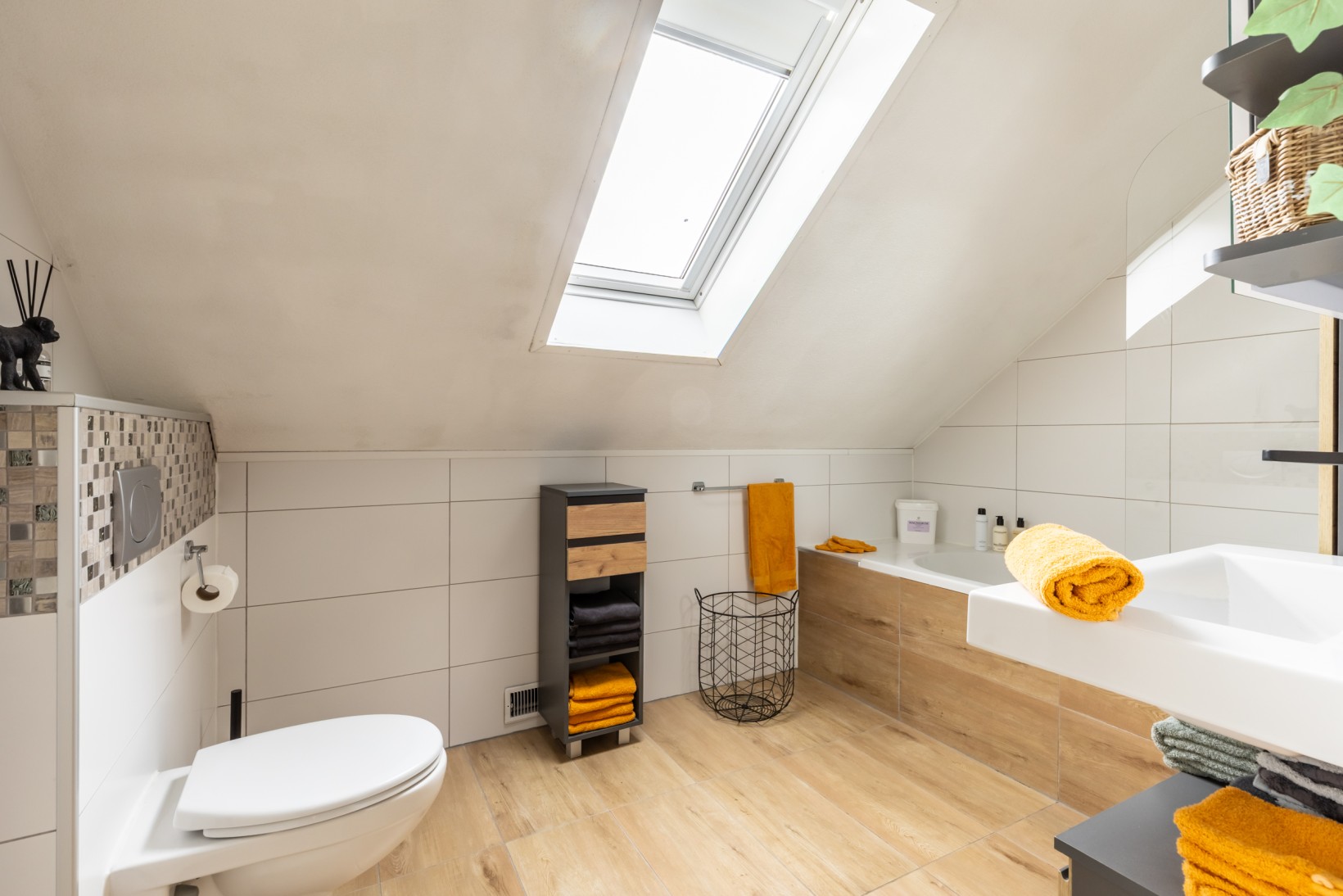 Vrijstaande woning te koop: Voorweg 42, Oostvoorne
