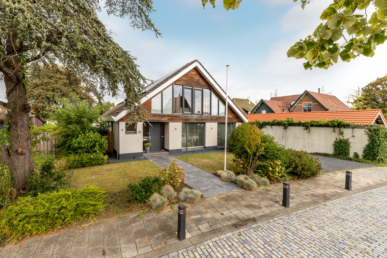 Vrijstaande woning te koop: Voorweg 42, Oostvoorne