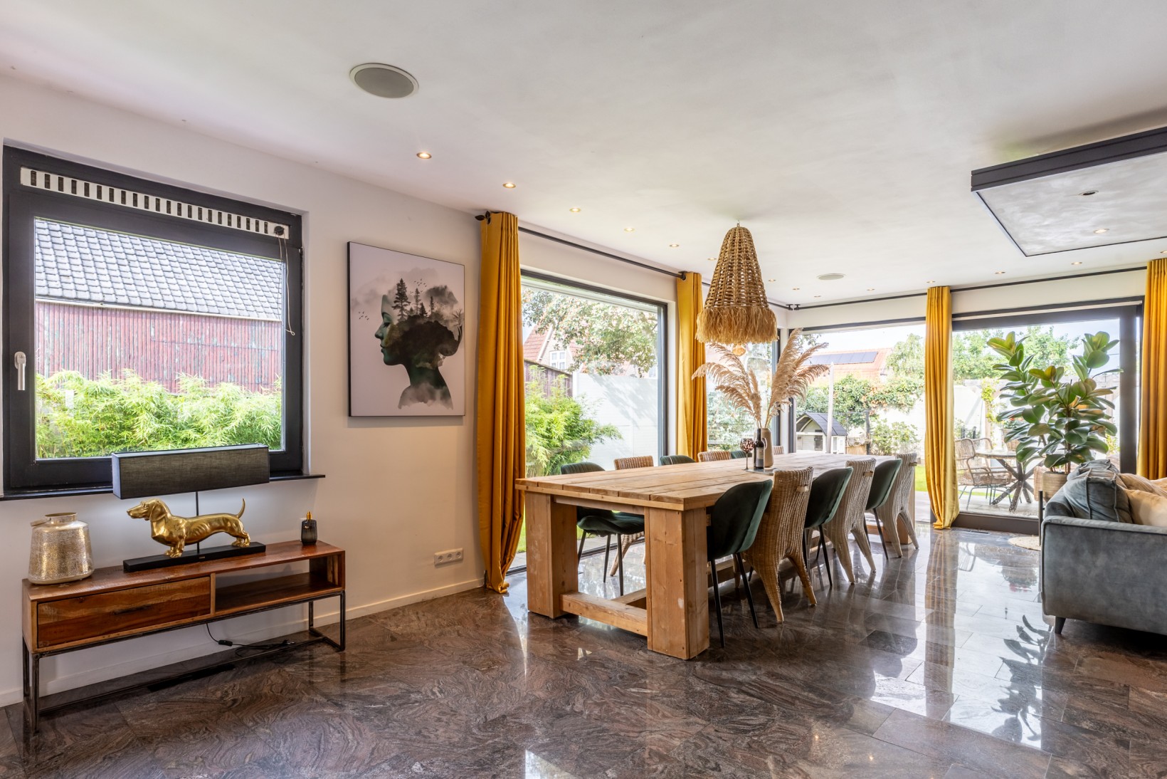 Vrijstaande woning te koop: Voorweg 42, Oostvoorne