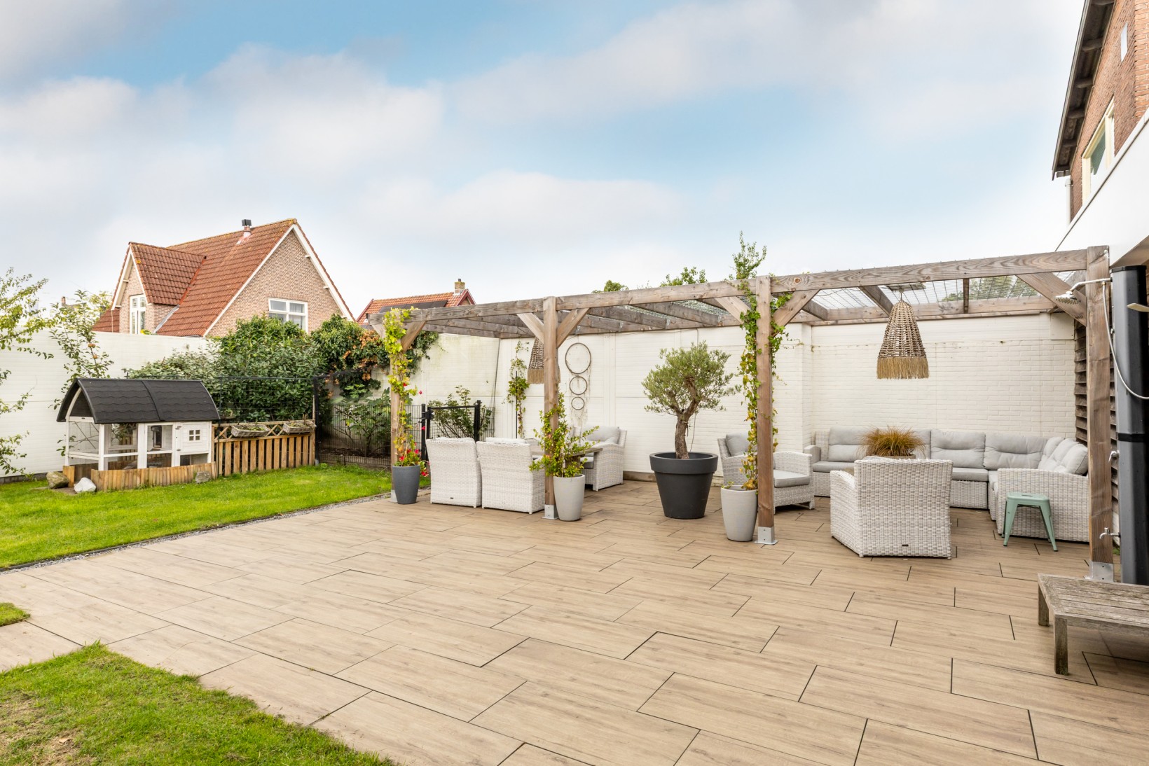 Vrijstaande woning te koop: Voorweg 42, Oostvoorne