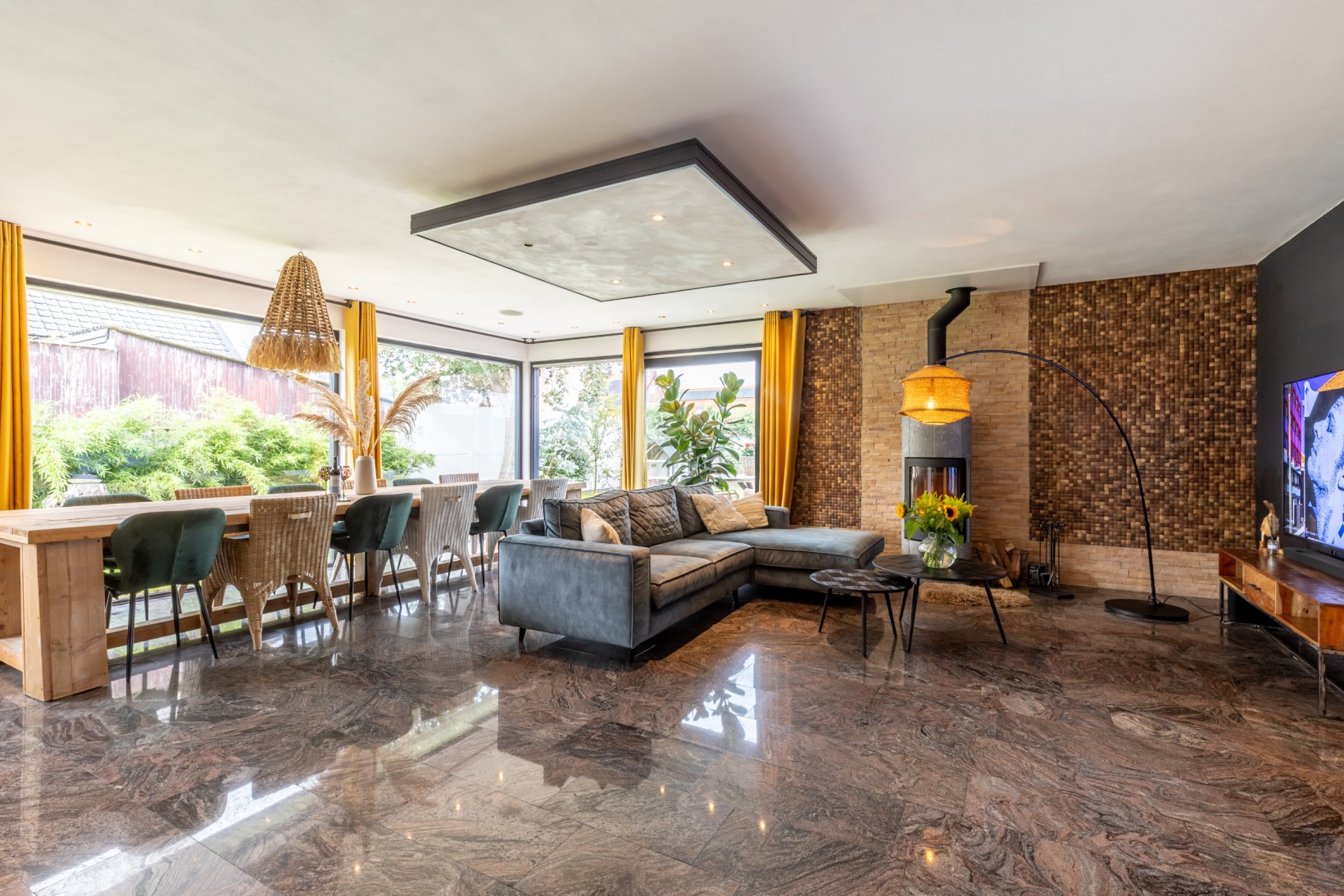 Vrijstaande woning te koop: Voorweg 42, Oostvoorne