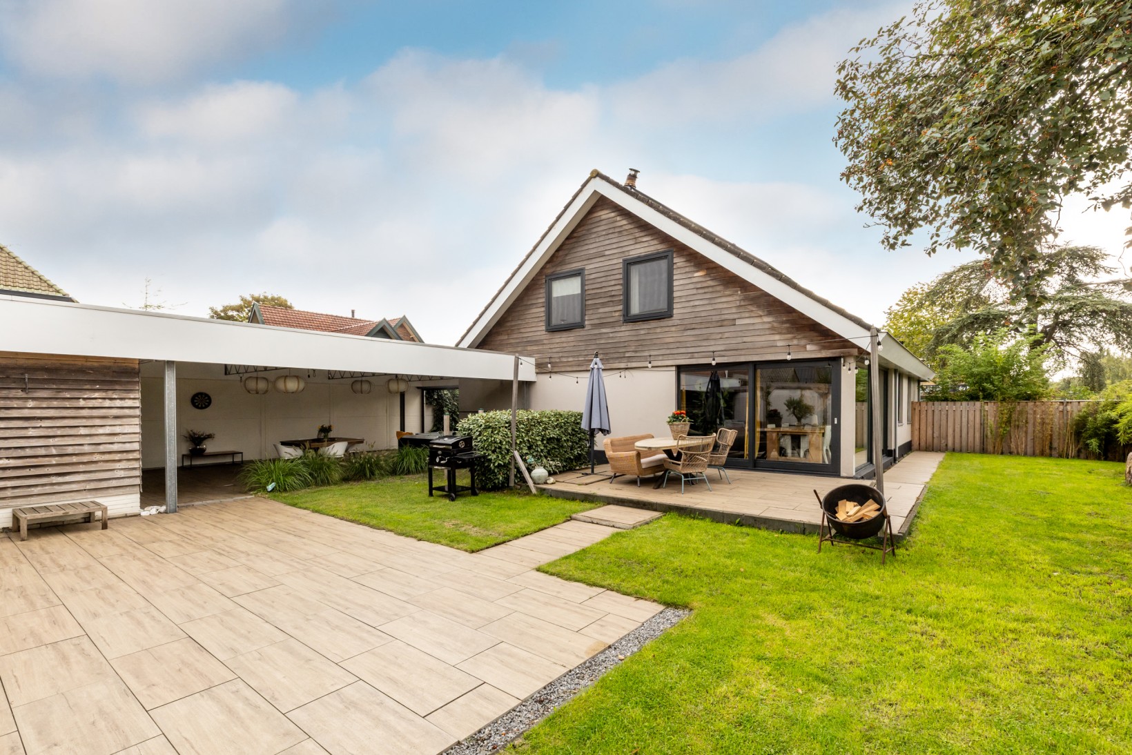 Vrijstaande woning te koop: Voorweg 42, Oostvoorne